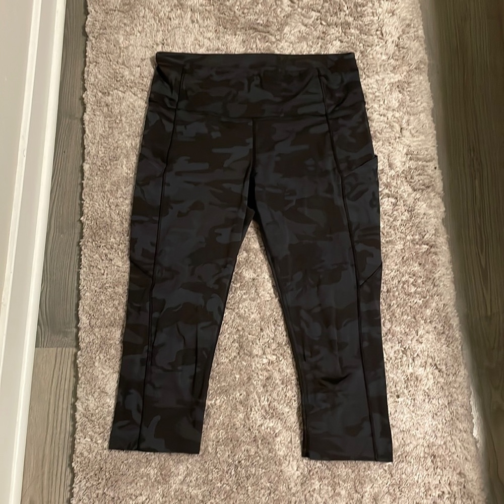 Lululemon T6 yoga pants